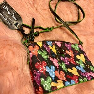 Dooney & Bourke ballons Mickey Mouse Crossbody Bag